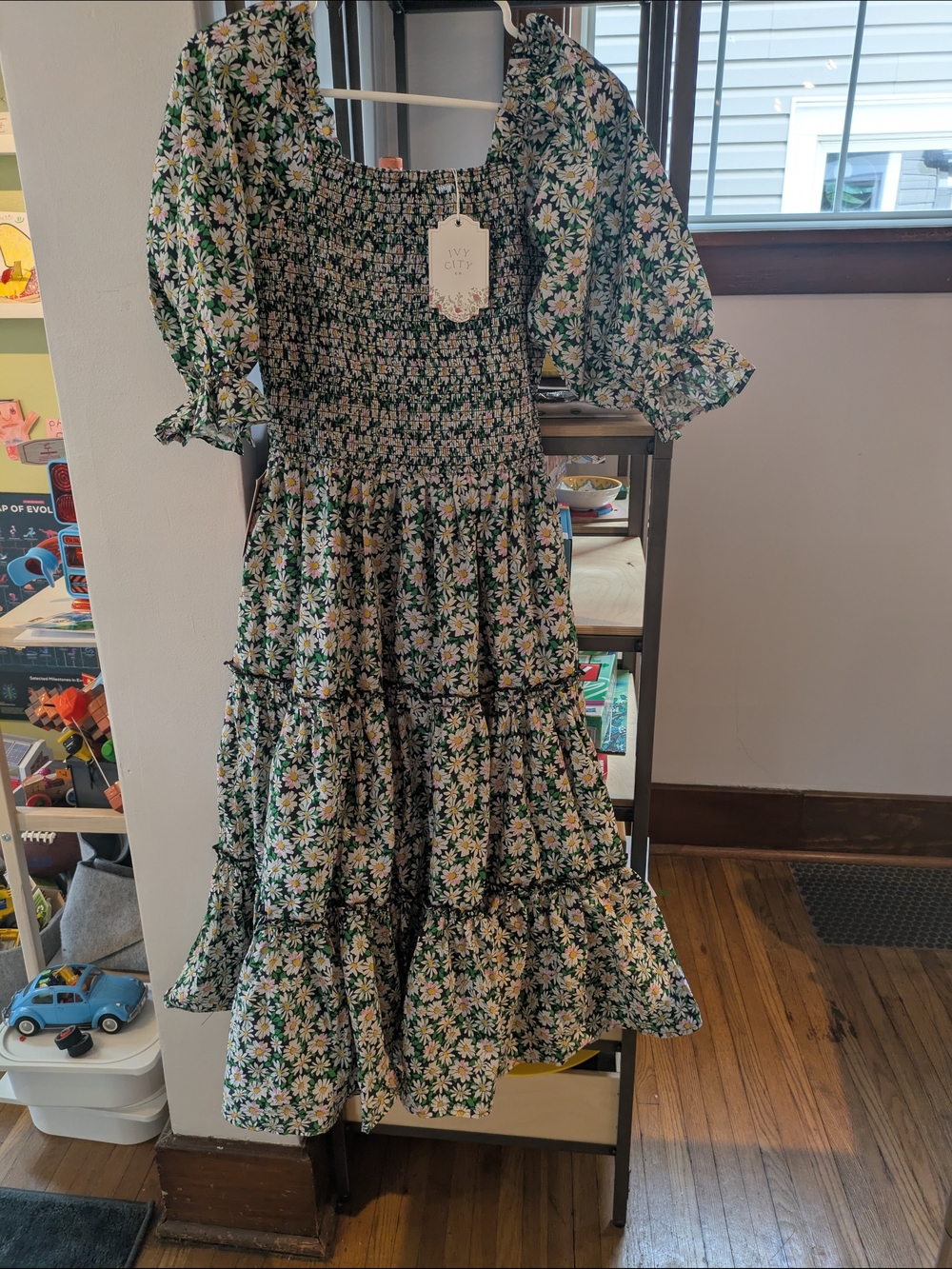 Ivy City Co Green Daisy Print Puff-Sleeve Tiered Dress - Picture 2 of 4